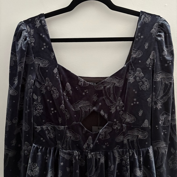 Faefire Foil Print Velour Cut Out Mini Dress Sz 6 – Luxe Texture, Party Dress - Picture 3 of 6